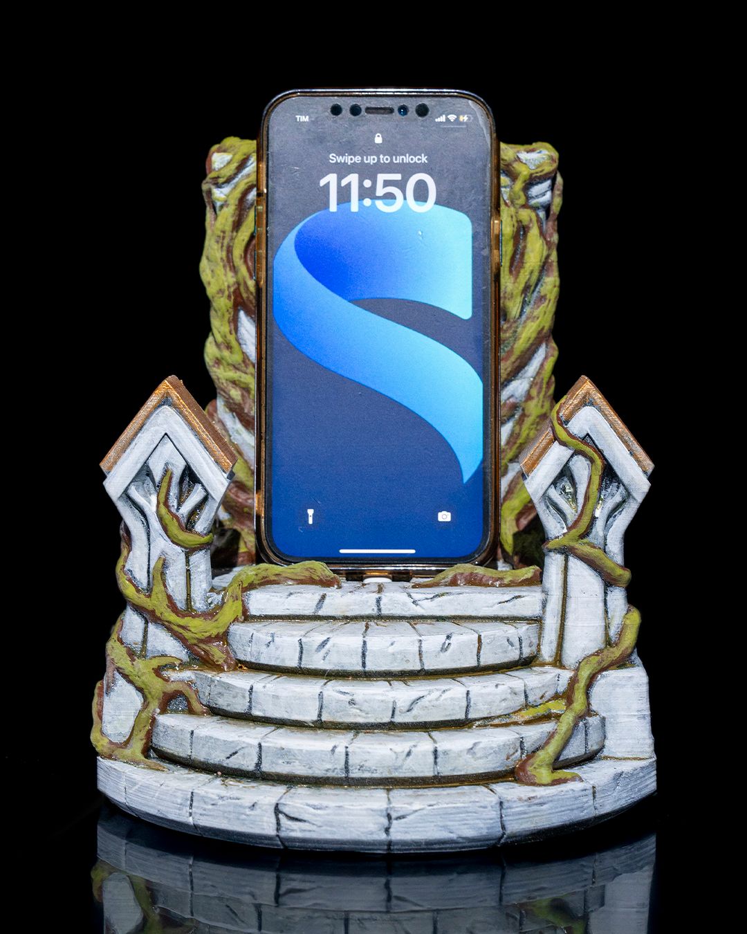 Ancient Gate Phone Holder